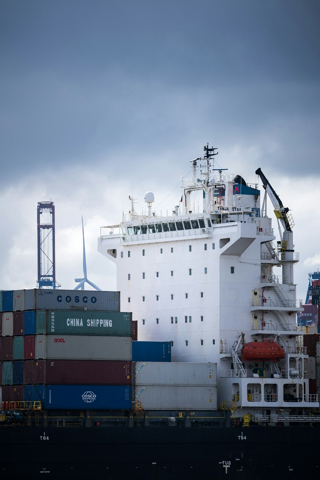 Shipping Gaming Mechanical Keyboards (HS 847160) to the Port of Vladivostok