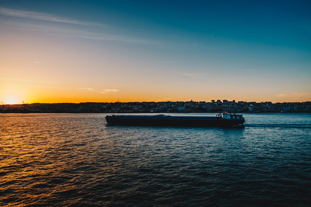 Importing Commercial Ice Makers (HS 841869) to the Port of Cape Town